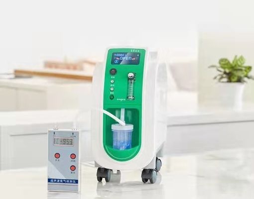 Ιατρικός φορητός συμπυκνωτής 3L οξυγόνου που χρησιμοποιείται στα νοσοκομεία και τα σπίτια